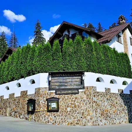 Hotel Complex Cochet à Buşteni Extérieur photo