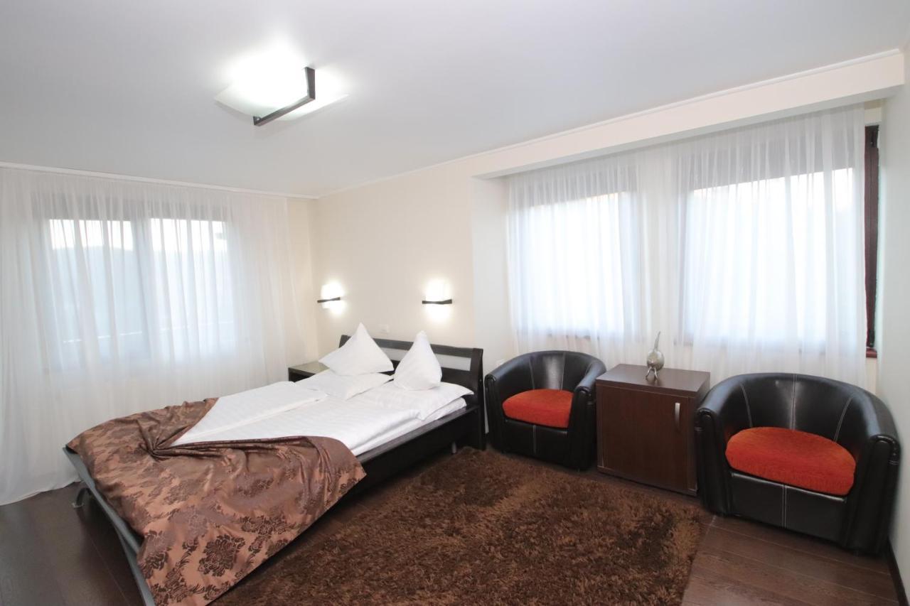 Hotel Complex Cochet à Buşteni Extérieur photo