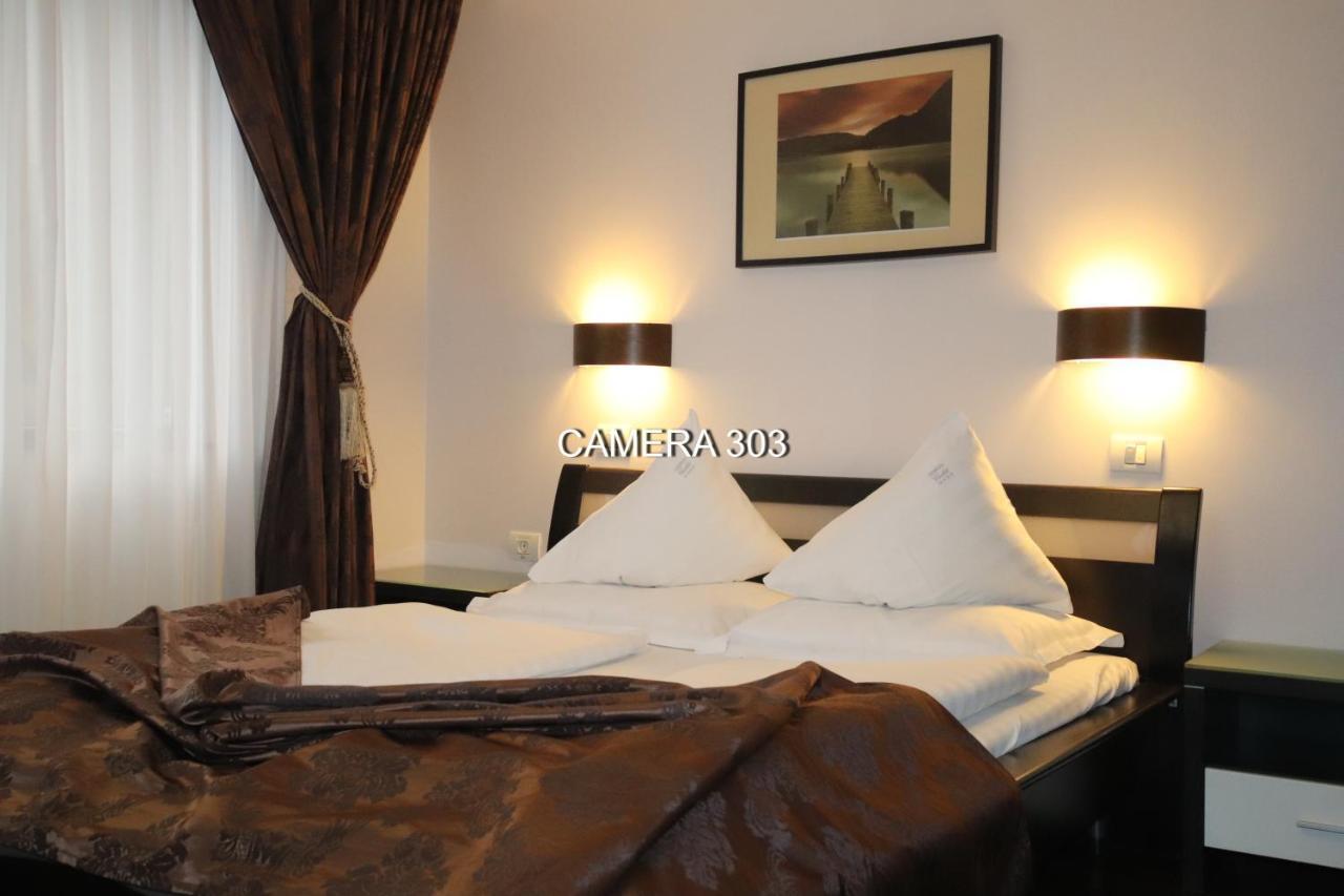 Hotel Complex Cochet à Buşteni Extérieur photo