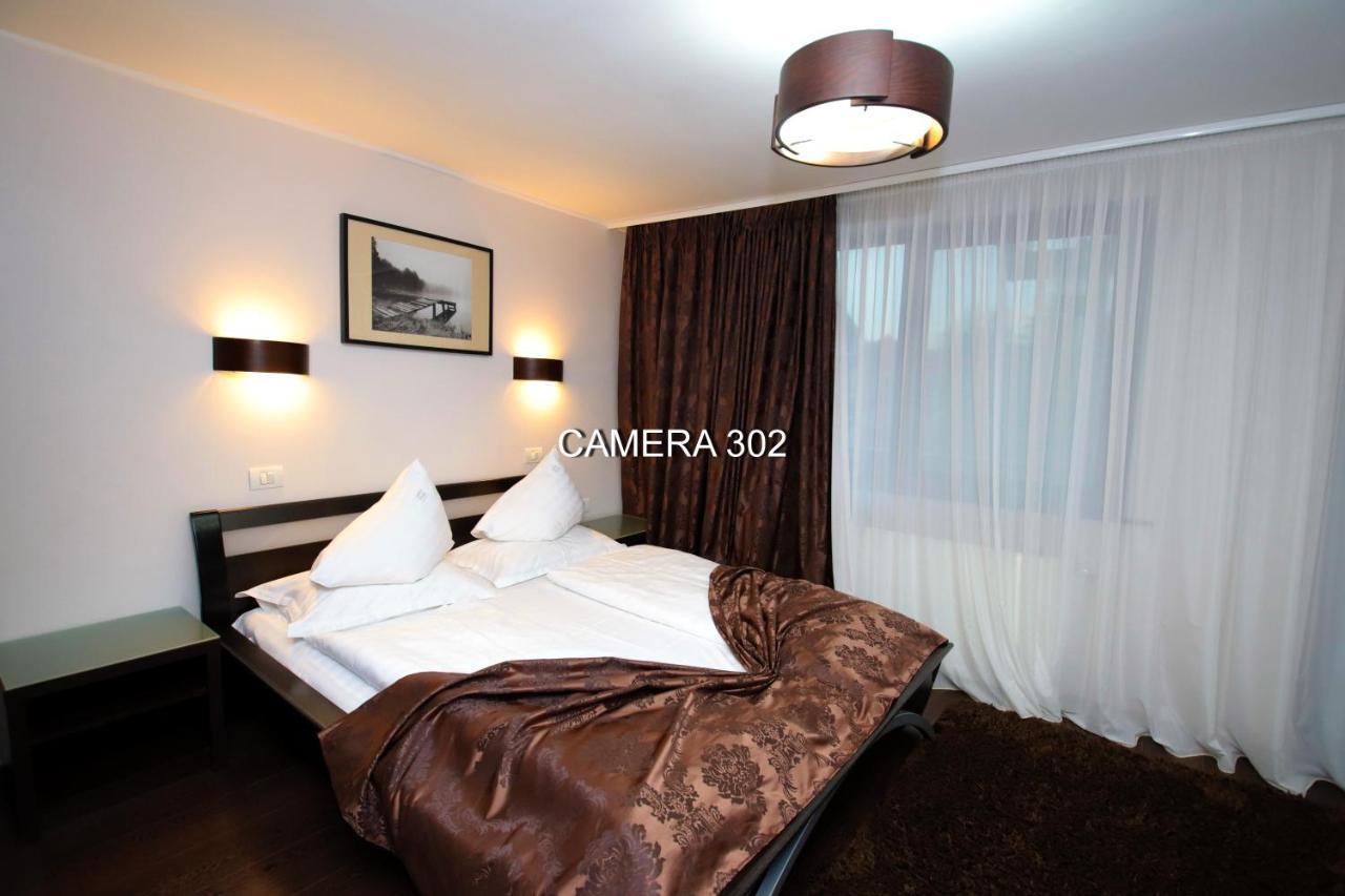 Hotel Complex Cochet à Buşteni Extérieur photo