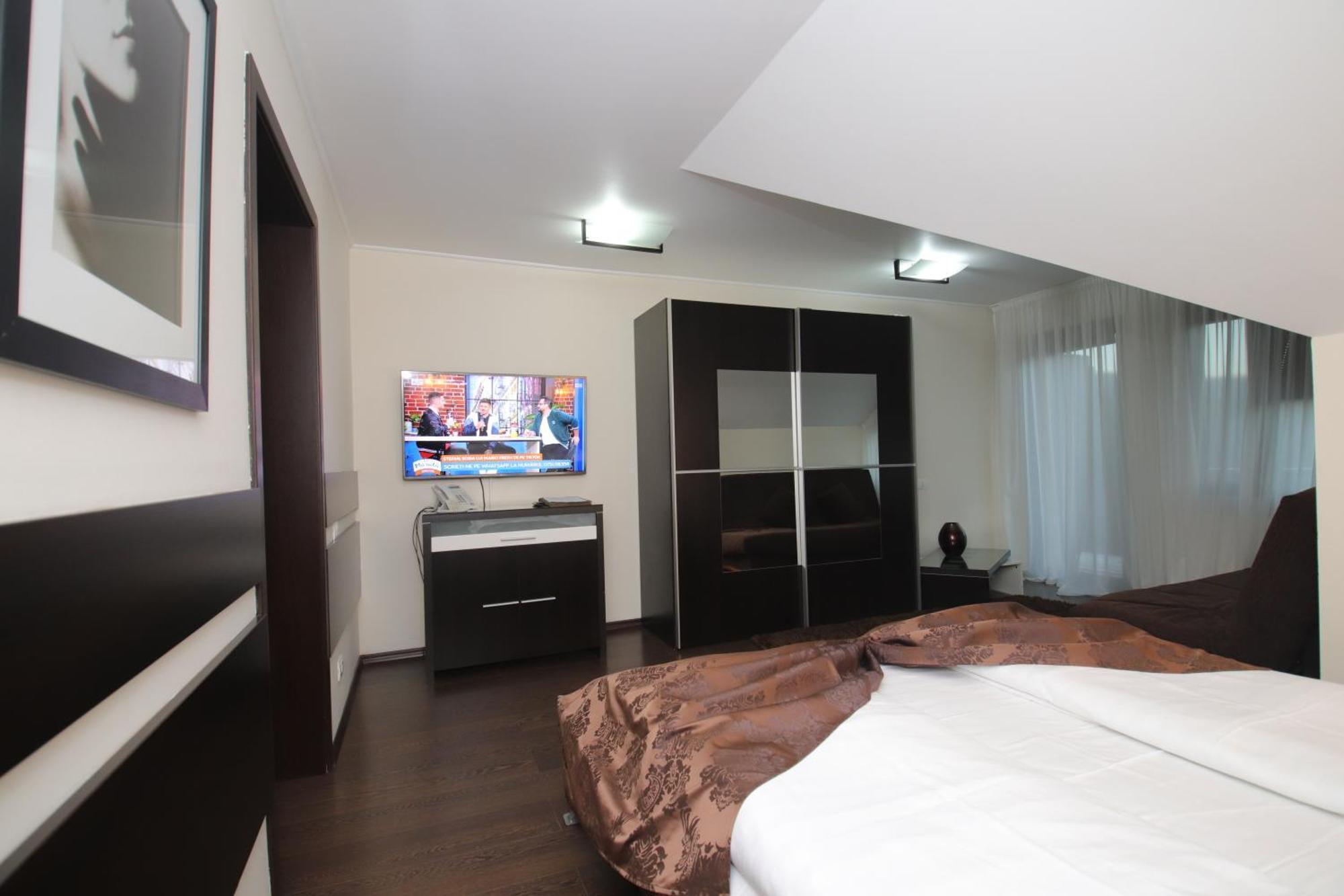 Hotel Complex Cochet à Buşteni Extérieur photo