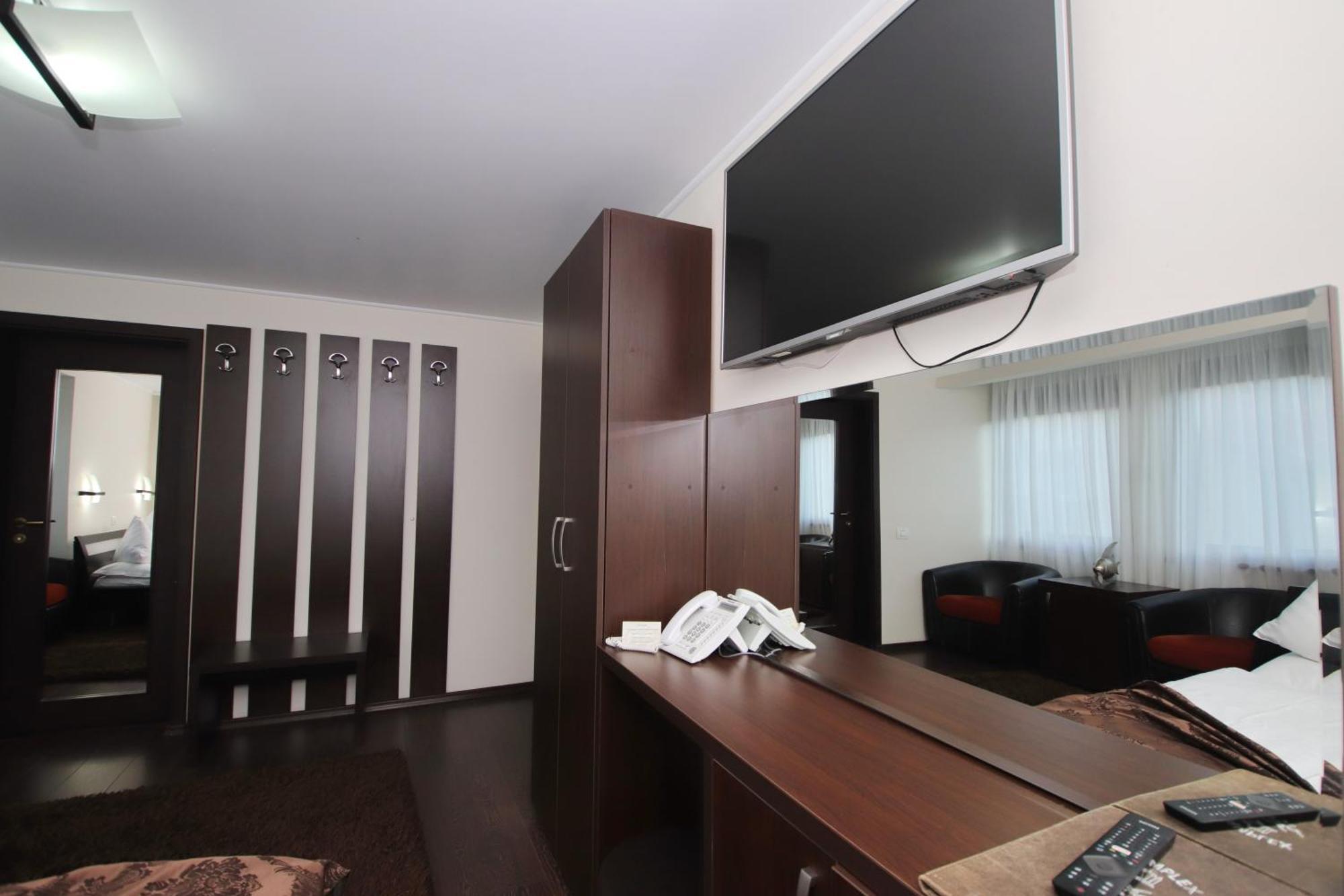 Hotel Complex Cochet à Buşteni Extérieur photo