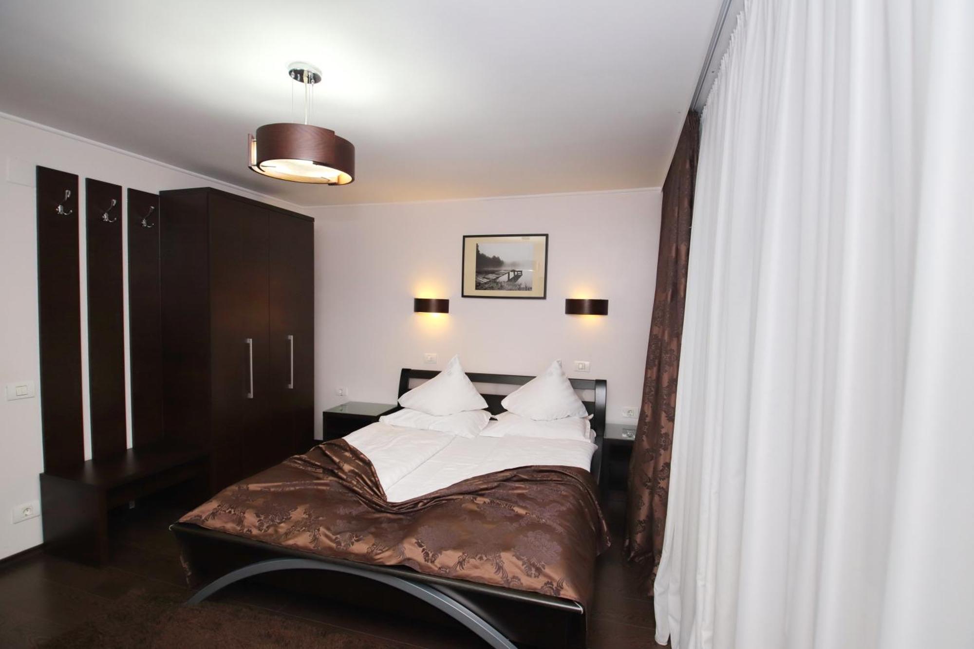 Hotel Complex Cochet à Buşteni Extérieur photo