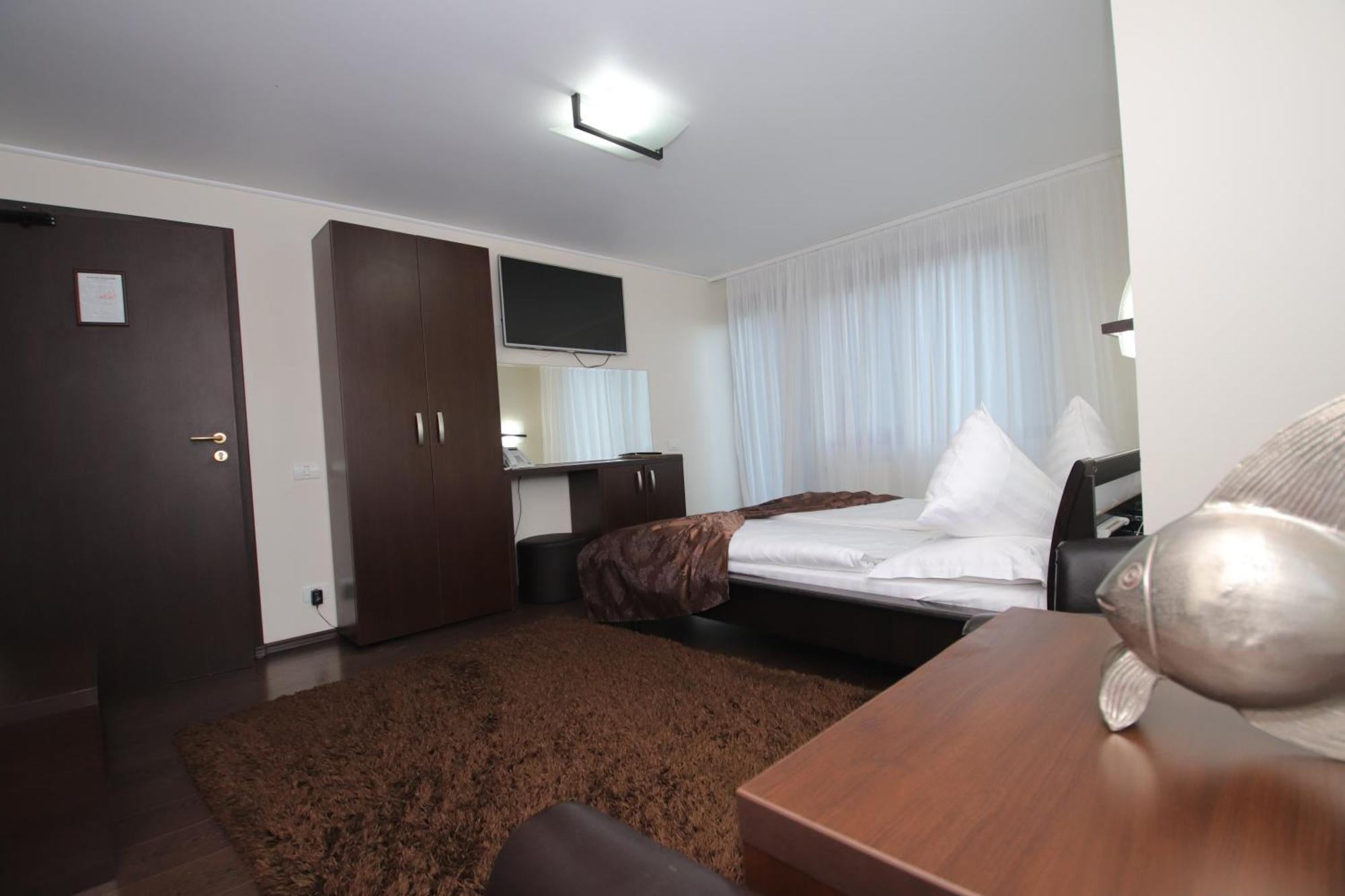 Hotel Complex Cochet à Buşteni Extérieur photo