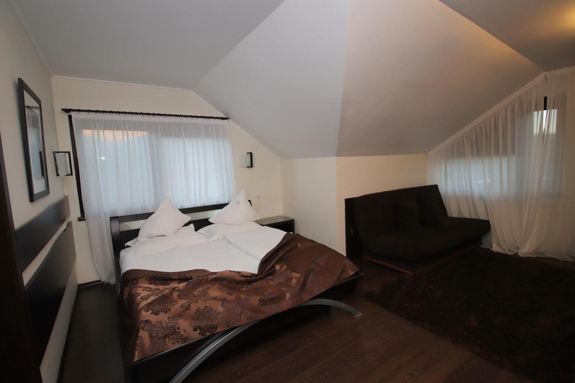 Hotel Complex Cochet à Buşteni Extérieur photo